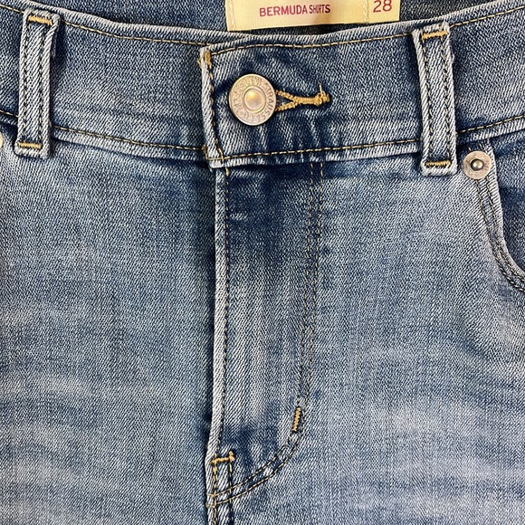 Levi Light Wash High Rise Bermuda Shorts - Picture 3 of 8